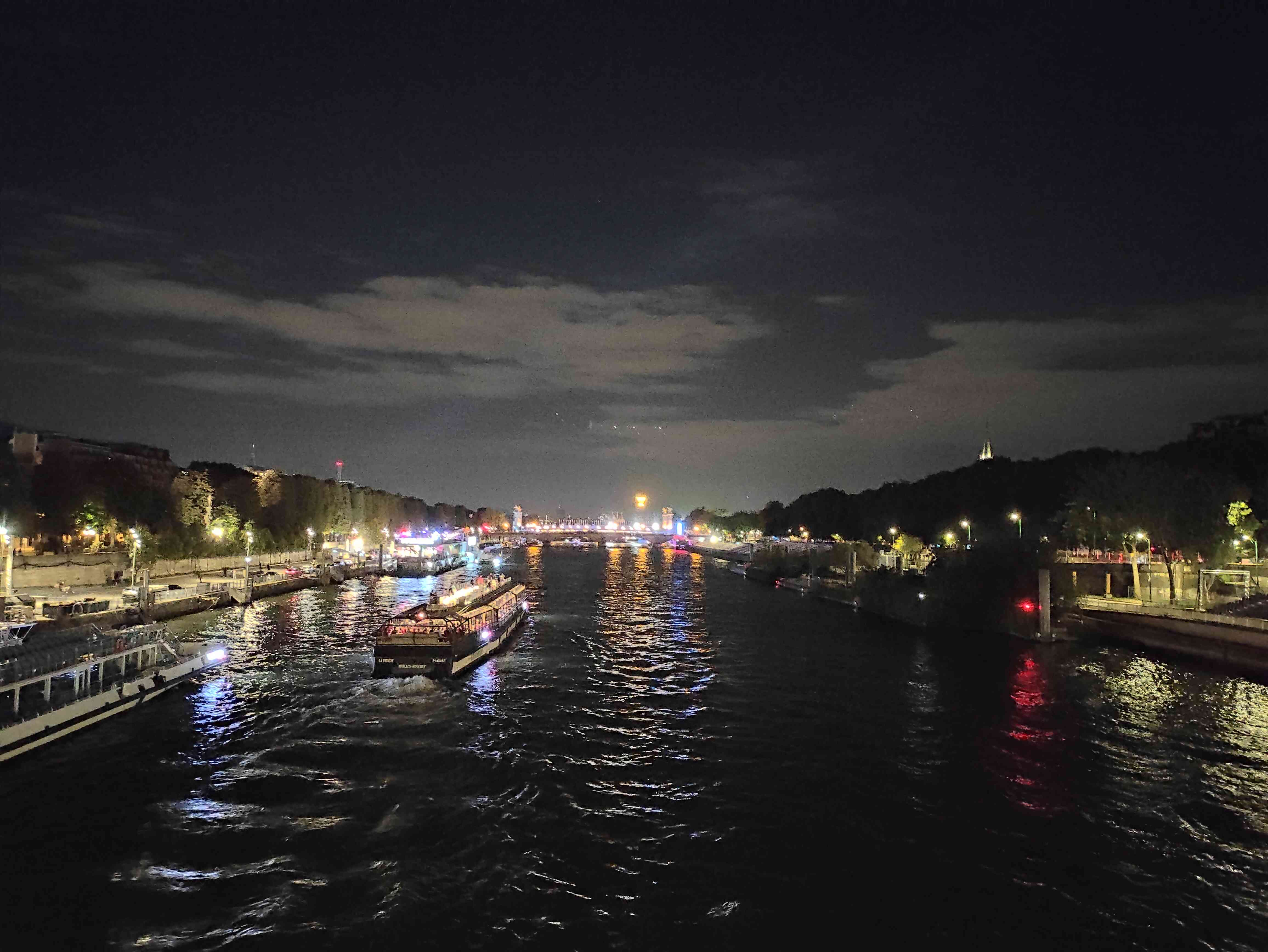 Sena noche globo olímpico